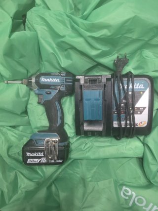 Atornillador de impacto Makita DTD152