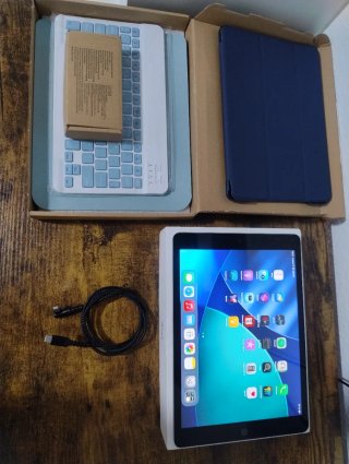 iPad 9ª Gen Plata + Accesorios ( Leer descripción)