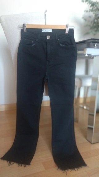 Lote 2 Vaqueros Zara y Stradivarius.