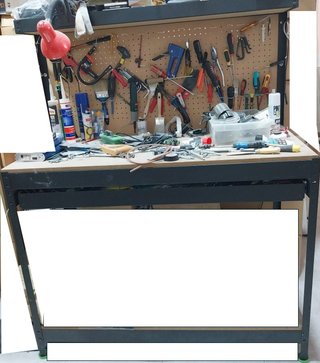 Banco de trabajo metálico y madera