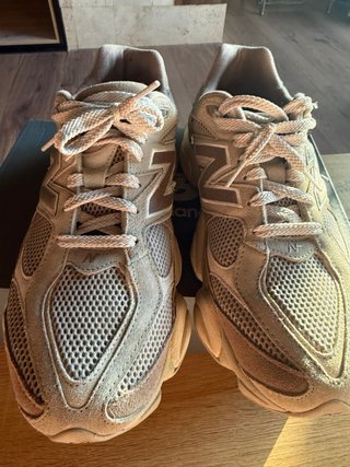 New Balance 9060 Beige/Rosa Talla 45