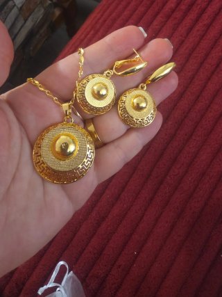 Conjunto Colgante y Pendientes Estilo Griego Dorad