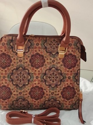 Bolso de corcho con estampado etnico