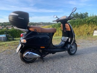 Vespa 125 ET4 Negra
