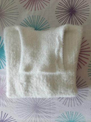 Jersey blanco cuello alto súper suave