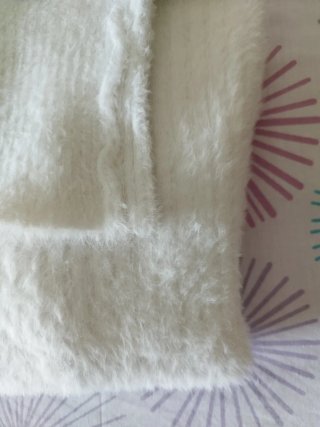 Jersey blanco cuello alto súper suave