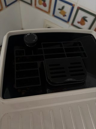 Cafetera DeLonghi Magnífica Start Blanca