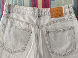 Pantalón corto vaquero. Talla 34. Stradivarius.
