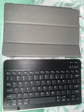 Tablet casi nueva con teclado