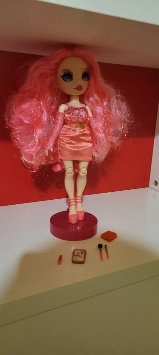 Muñeca Rainbow alta con accesorios