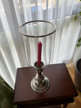 Elegante candelabro de cristal y metal