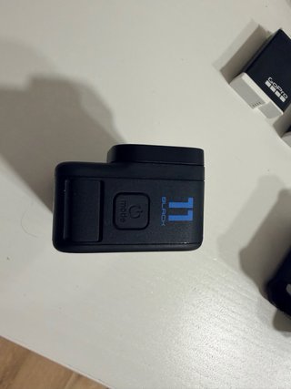 GoPro Hero 11 Black + 2 Baterías
