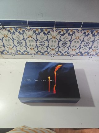 CAJA LIBROS PLANETA UNICO
