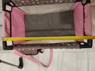 Conjunto de Cuna, Trona y Bolso de  Muñecas.