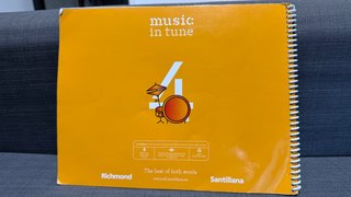 Libro Music in Tune