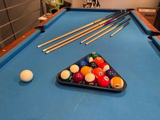 Mesa de billar con kit de juego