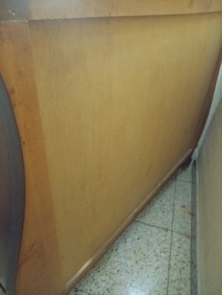 Conjunto aparador madera mármol y espejo.