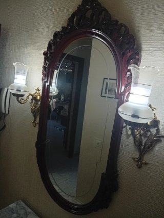 Conjunto aparador madera mármol y espejo.