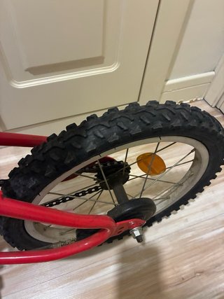 Bicicleta infantil roja 3-7 años