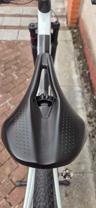 Sillín Fizik Argo Tempo R3 Kiüm