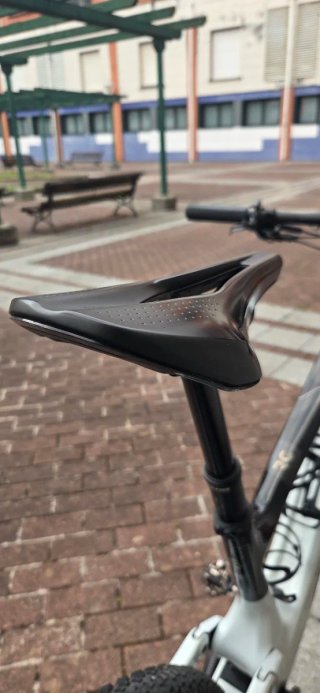 Sillín Fizik Argo Tempo R3 Kiüm