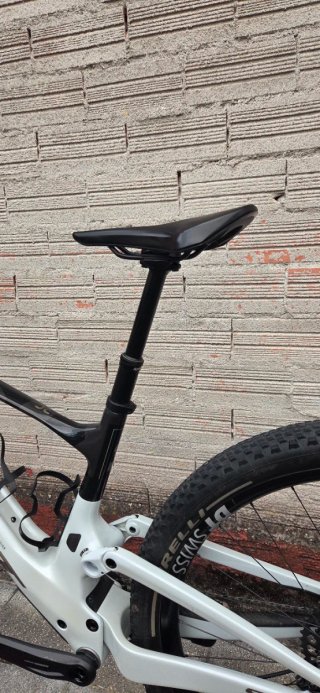 Sillín Fizik Argo Tempo R3 Kiüm