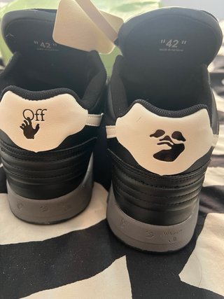 Zapatillas Off-White Negras y Blancas