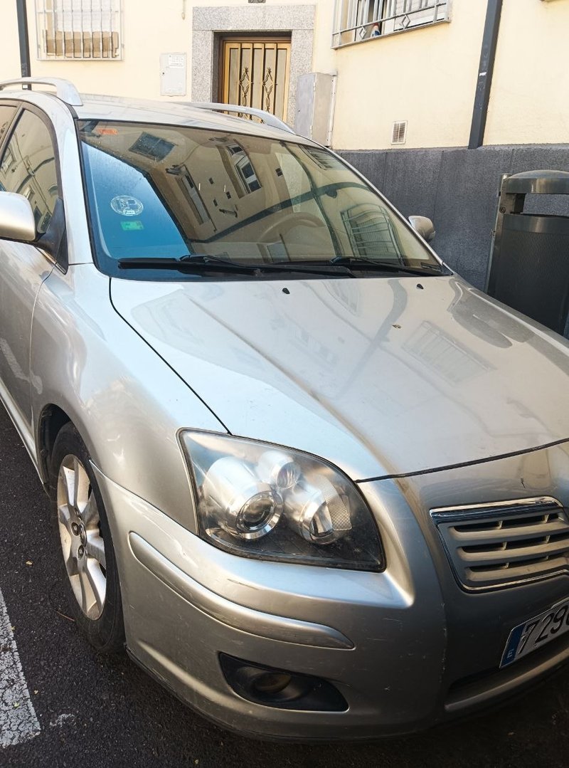 Toyota Avensis 2006 - foto 1