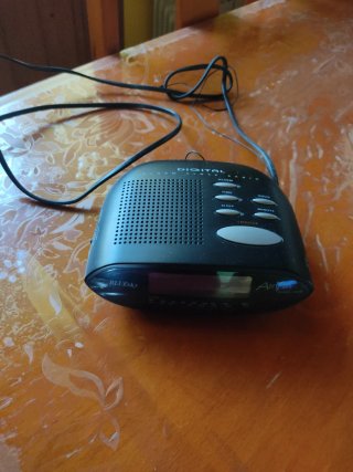 Radio Reloj Despertador Bluesky Negro