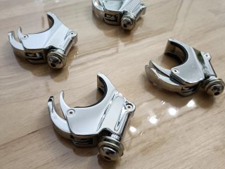 Abrazaderas 49mm para cúpulas Harley Davidson