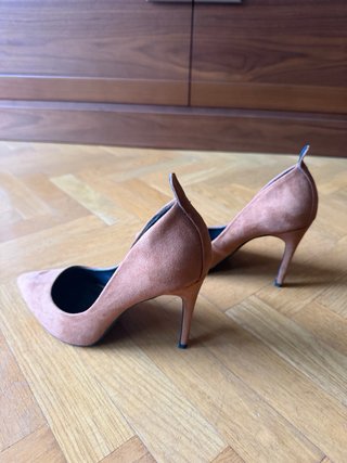 Zapatos de tacón. Ante. Talla 37.