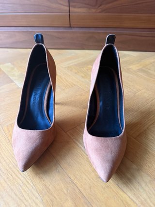 Zapatos de tacón. Ante. Talla 37.