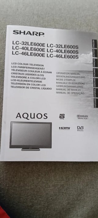 Televisor Sharp Aquos Negro y plateado