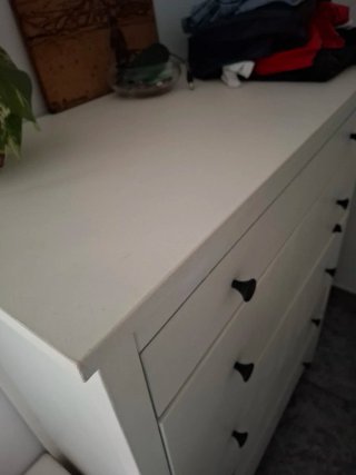 Cómoda Hemnes negra pintada de blanco