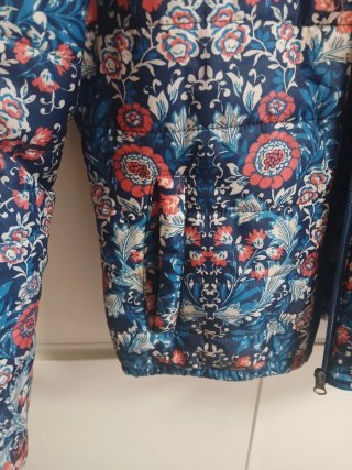 Plumífero flores Stradivarius Talla S