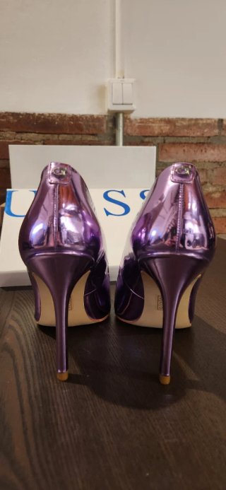 Zapatos de salón Guess lila metalizado