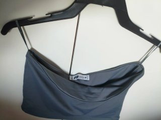 Top sin tirantes gris