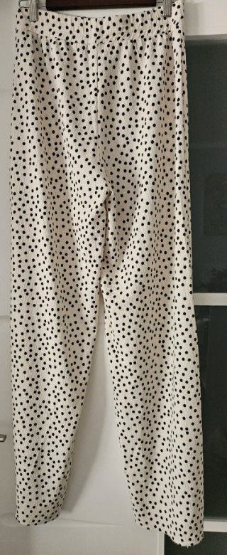 Pantalón lunares Stradivarius Talla S