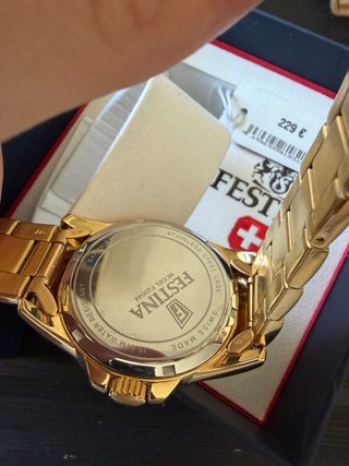 Reloj Festina Swiss Made Dorado - Cristal Zafiro
