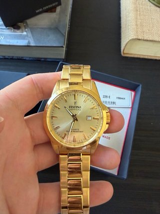 Reloj Festina Swiss Made Dorado - Cristal Zafiro