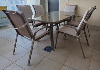 Mesa y 6 sillas exterior