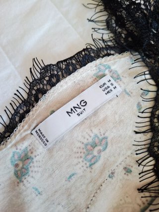 Top lencero flores Mango Talla M