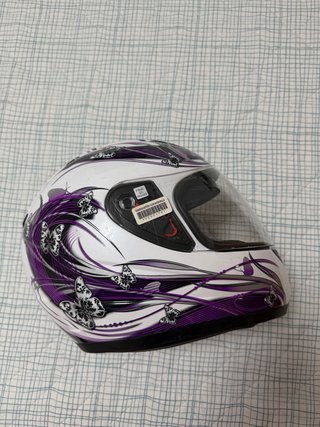 Casco Moto MT Helmets Blanco y Morado