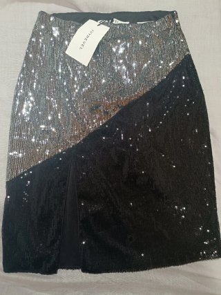 Falda IVYREVEL lentejuelas plata y negro