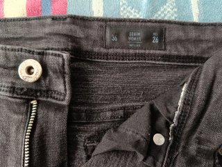 Pantalón largo vaquero negro. Talla 36. Lefties.