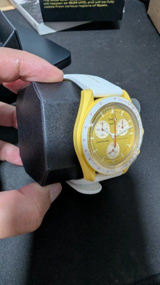 Omega x Swatch Misión al Sol (eclipse solar)