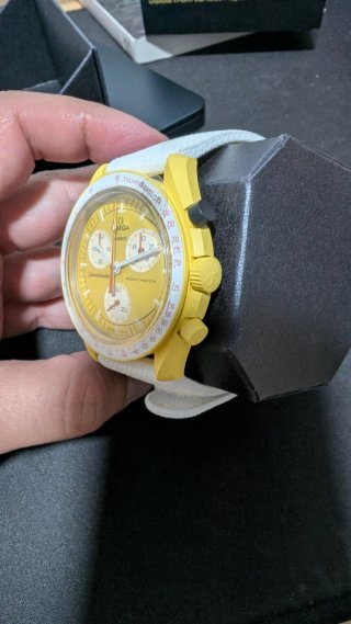Omega x Swatch Misión al Sol (eclipse solar)