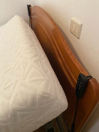 Cama articulada eléctrica madera y muebles juntos.