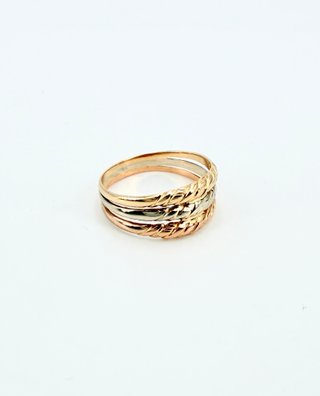 Anillo de oro combinado de 18k, 3.03 g, T-18.