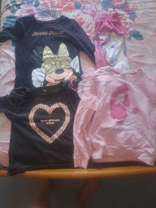 Pantalones vaqueros niña y 3 camisetas de regalo